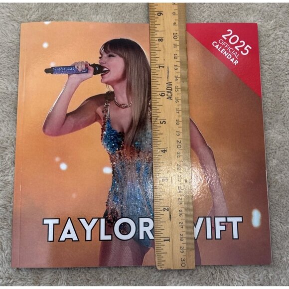 Taylor Swift 2025 Calendar With Monthly Photos - Picture 5 of 6